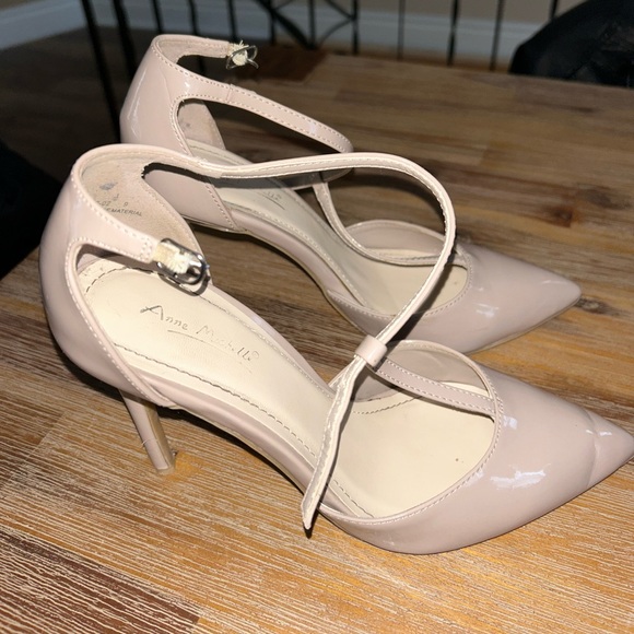 High heals - Picture 2 of 5